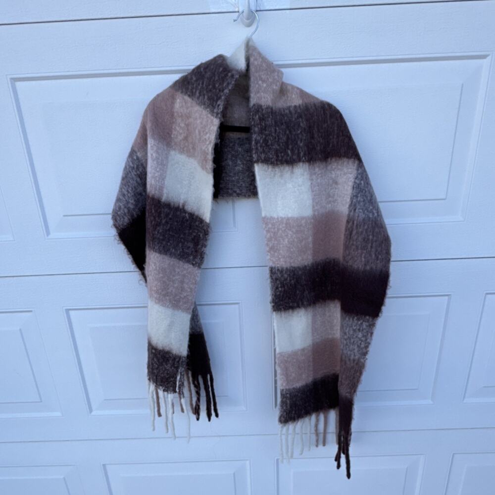 Express Plaid Knit Fringe Rectangle Scarf Brown Ivory Beige Polyester